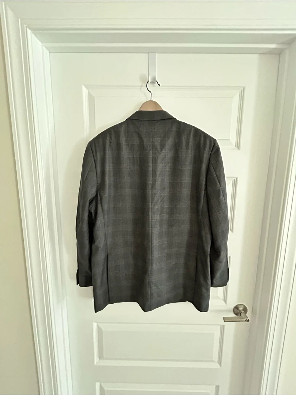 Jos A Bank Reserve Super 150s Plaid Blazer Gray Size 46R